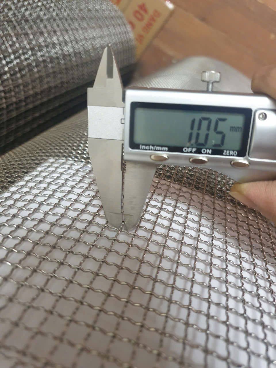 Lưới inox lỗ vuông đan